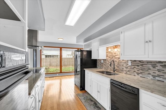 609 E Sunnycrest Court, Urbana, IL 61801