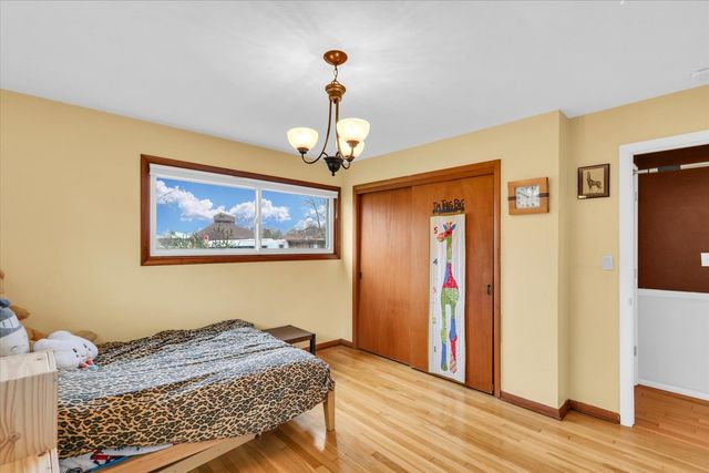 609 E Sunnycrest Court, Urbana, IL 61801