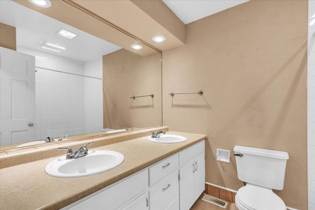 609 E Sunnycrest Court, Urbana, IL 61801