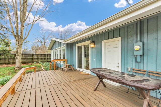 609 E Sunnycrest Court, Urbana, IL 61801