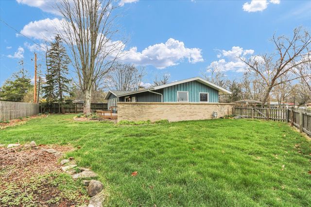 609 E Sunnycrest Court, Urbana, IL 61801