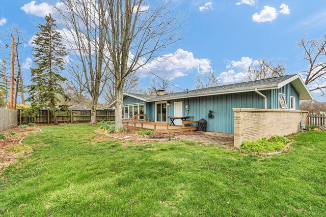 609 E Sunnycrest Court, Urbana, IL 61801