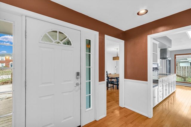 609 E Sunnycrest Court, Urbana, IL 61801