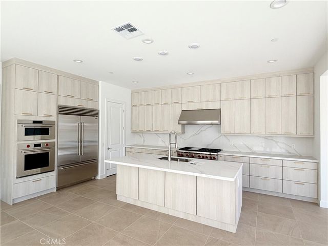 101 Chapman, Lake Forest, CA 92630