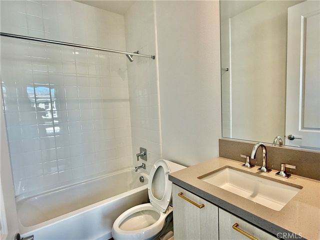 101 Chapman, Lake Forest, CA 92630