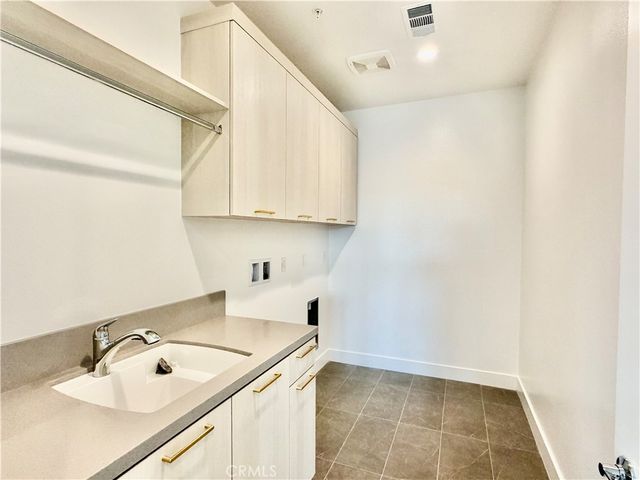 101 Chapman, Lake Forest, CA 92630