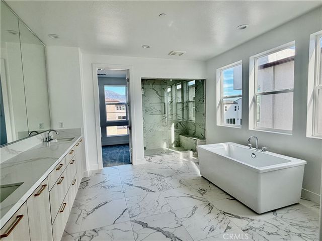 101 Chapman, Lake Forest, CA 92630