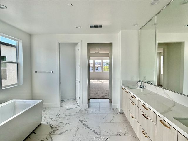 101 Chapman, Lake Forest, CA 92630