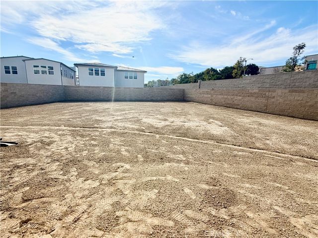 101 Chapman, Lake Forest, CA 92630