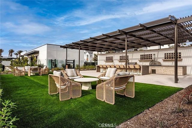 101 Chapman, Lake Forest, CA 92630