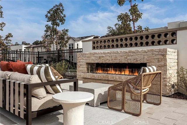 101 Chapman, Lake Forest, CA 92630