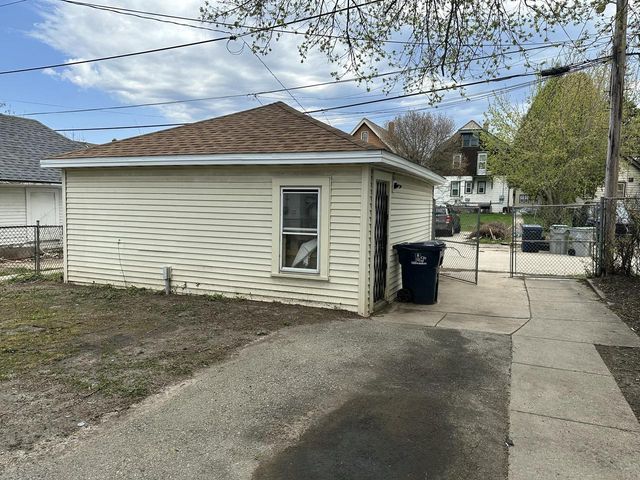 3916 N 24th PLACE, Milwaukee, WI 53206