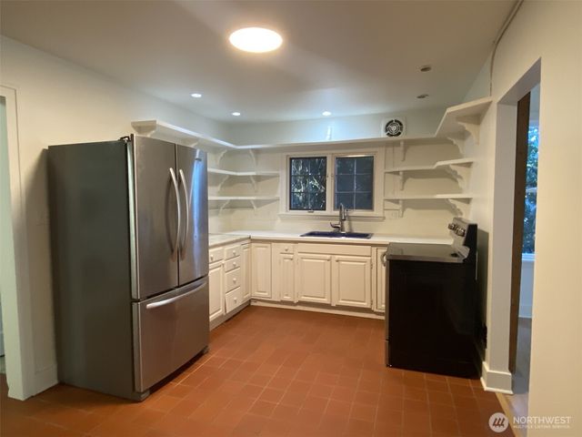 2611 3rd Avenue W, Seattle, WA 98119