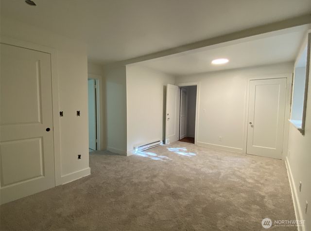 2611 3rd Avenue W, Seattle, WA 98119