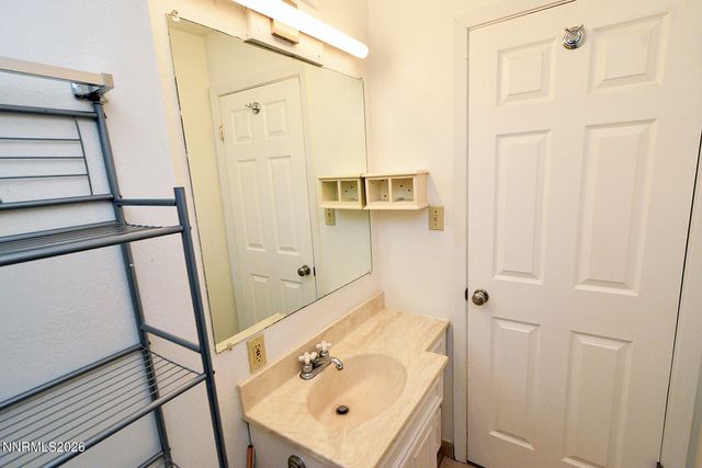 8700 Aquifer Way, Reno, NV 89506