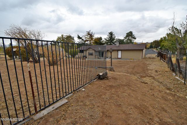 8700 Aquifer Way, Reno, NV 89506
