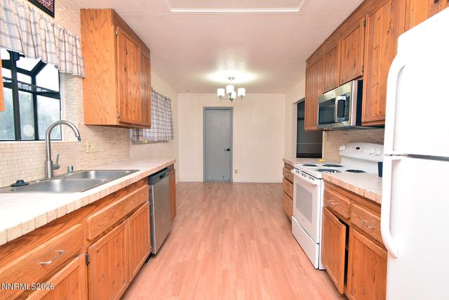 8700 Aquifer Way, Reno, NV 89506
