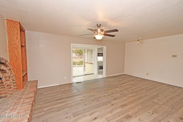 8700 Aquifer Way, Reno, NV 89506