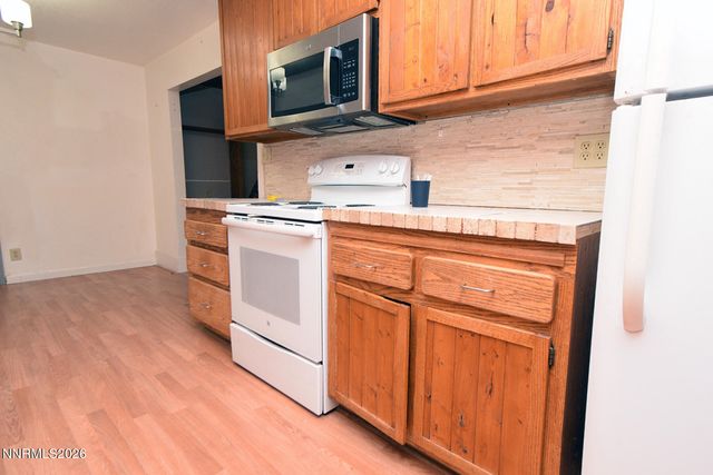 8700 Aquifer Way, Reno, NV 89506