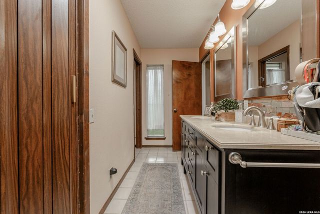 11609 Cap Rock St, San Antonio, TX 78230