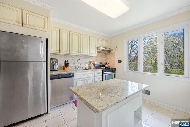 1150 Roosevelt Avenue, New Milford, NJ 07646