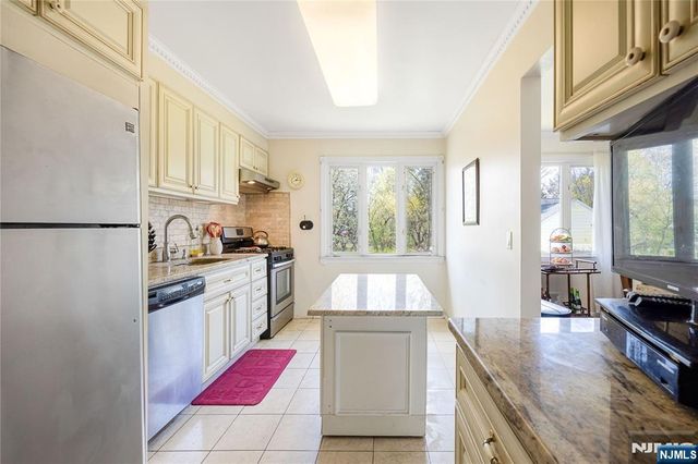 1150 Roosevelt Avenue, New Milford, NJ 07646