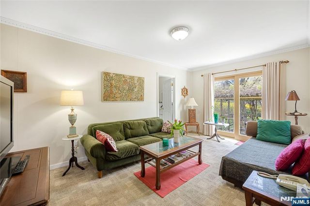 1150 Roosevelt Avenue, New Milford, NJ 07646