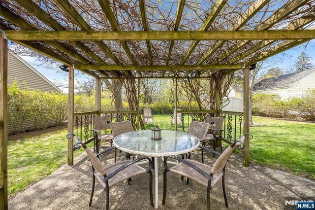 1150 Roosevelt Avenue, New Milford, NJ 07646