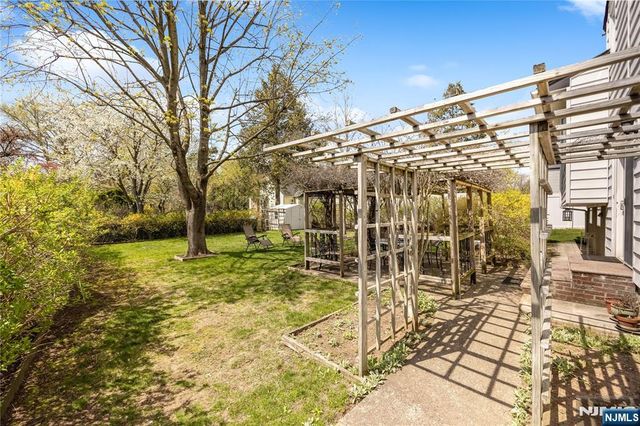 1150 Roosevelt Avenue, New Milford, NJ 07646