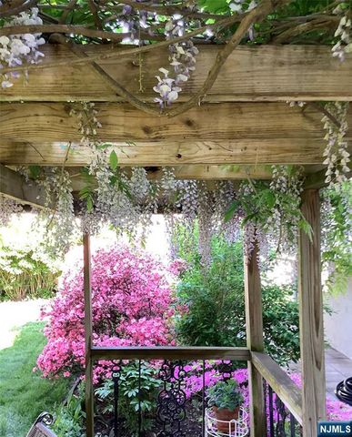 1150 Roosevelt Avenue, New Milford, NJ 07646