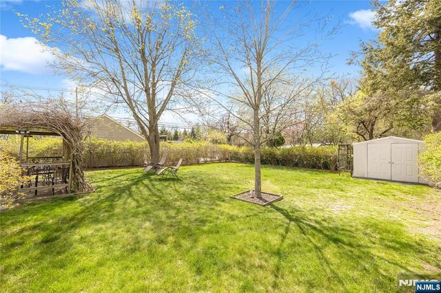 1150 Roosevelt Avenue, New Milford, NJ 07646