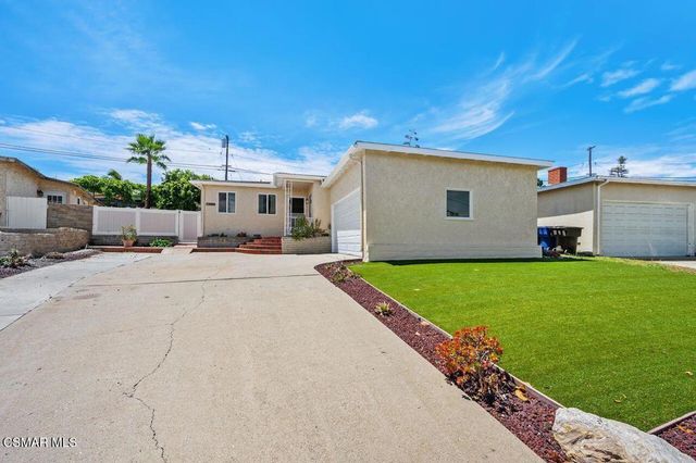 26015 Crest Road, Torrance, CA 90505