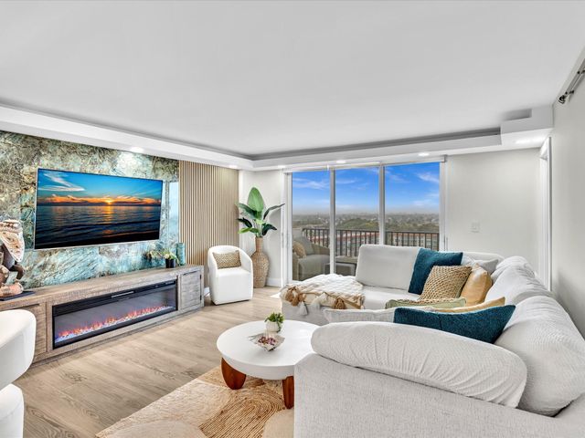 1150 Hillsboro Mile 911, Hillsboro Beach, FL 33062