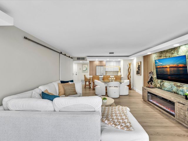 1150 Hillsboro Mile 911, Hillsboro Beach, FL 33062