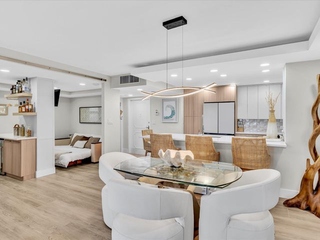 1150 Hillsboro Mile 911, Hillsboro Beach, FL 33062