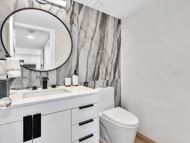 1150 Hillsboro Mile 911, Hillsboro Beach, FL 33062