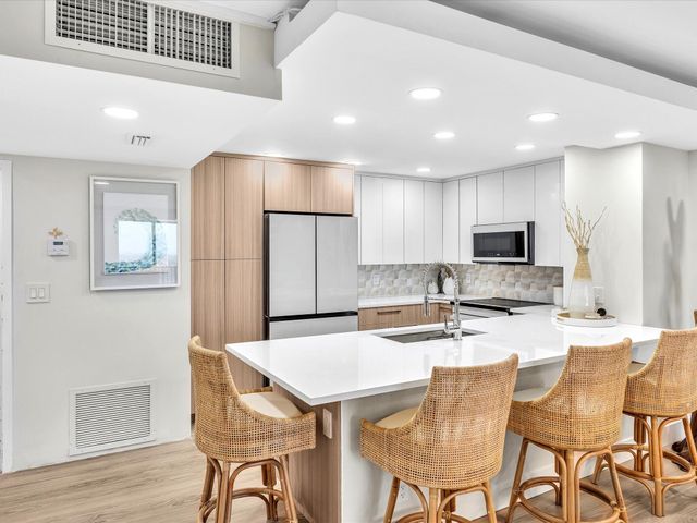 1150 Hillsboro Mile 911, Hillsboro Beach, FL 33062