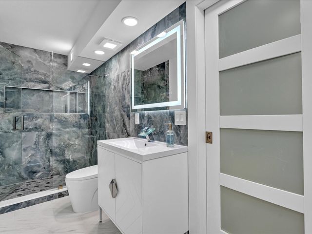 1150 Hillsboro Mile 911, Hillsboro Beach, FL 33062