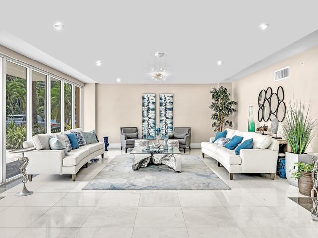 1150 Hillsboro Mile 911, Hillsboro Beach, FL 33062