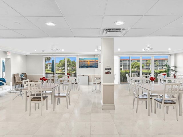 1150 Hillsboro Mile 911, Hillsboro Beach, FL 33062