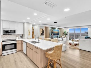 1150 Hillsboro Mile 911, Hillsboro Beach, FL 33062