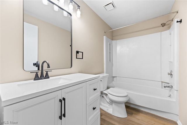 218 Regina Drive, Bedford, OH 44146