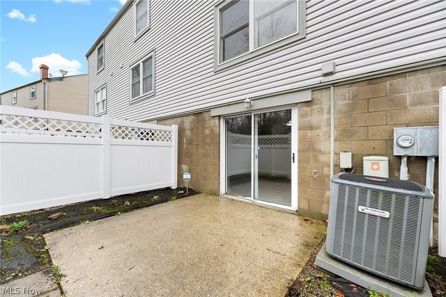 218 Regina Drive, Bedford, OH 44146