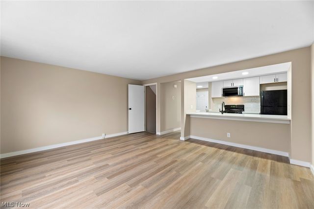 218 Regina Drive, Bedford, OH 44146