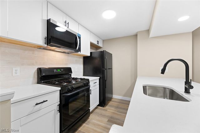 218 Regina Drive, Bedford, OH 44146