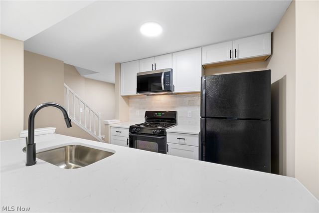 218 Regina Drive, Bedford, OH 44146