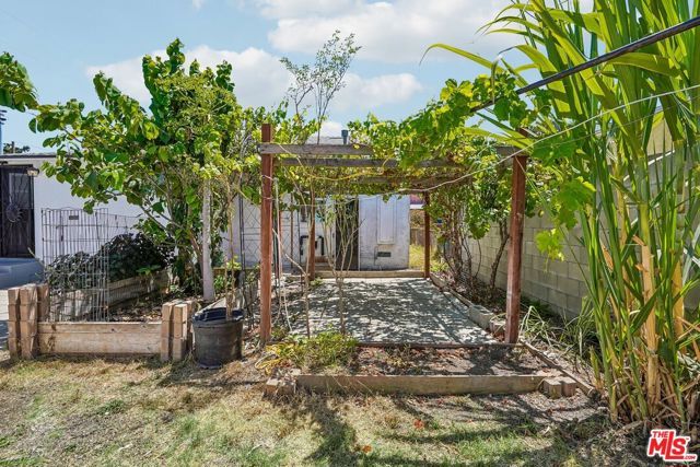 901 W Brazil Street, Compton, CA 90220