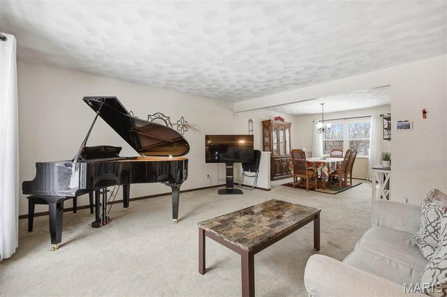 221 Jubaka Drive, Fairview Heights, IL 62208