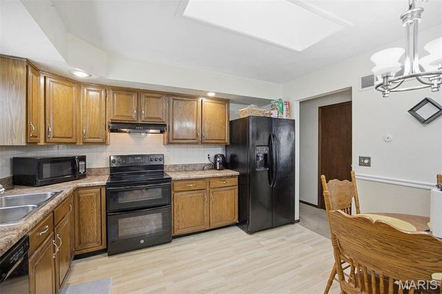 221 Jubaka Drive, Fairview Heights, IL 62208