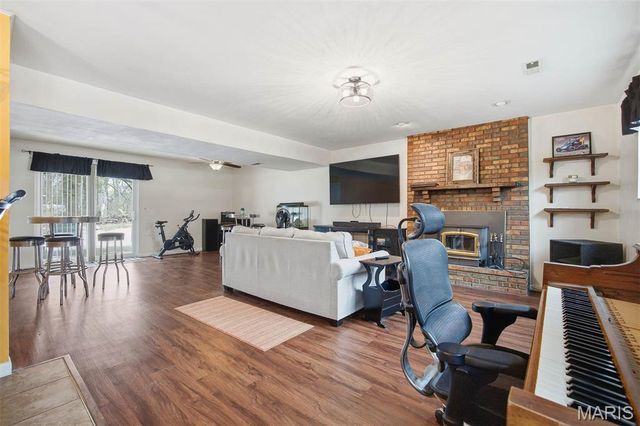 221 Jubaka Drive, Fairview Heights, IL 62208